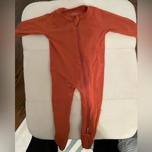 Kyte baby zippered footie, 0-3mo. Rust